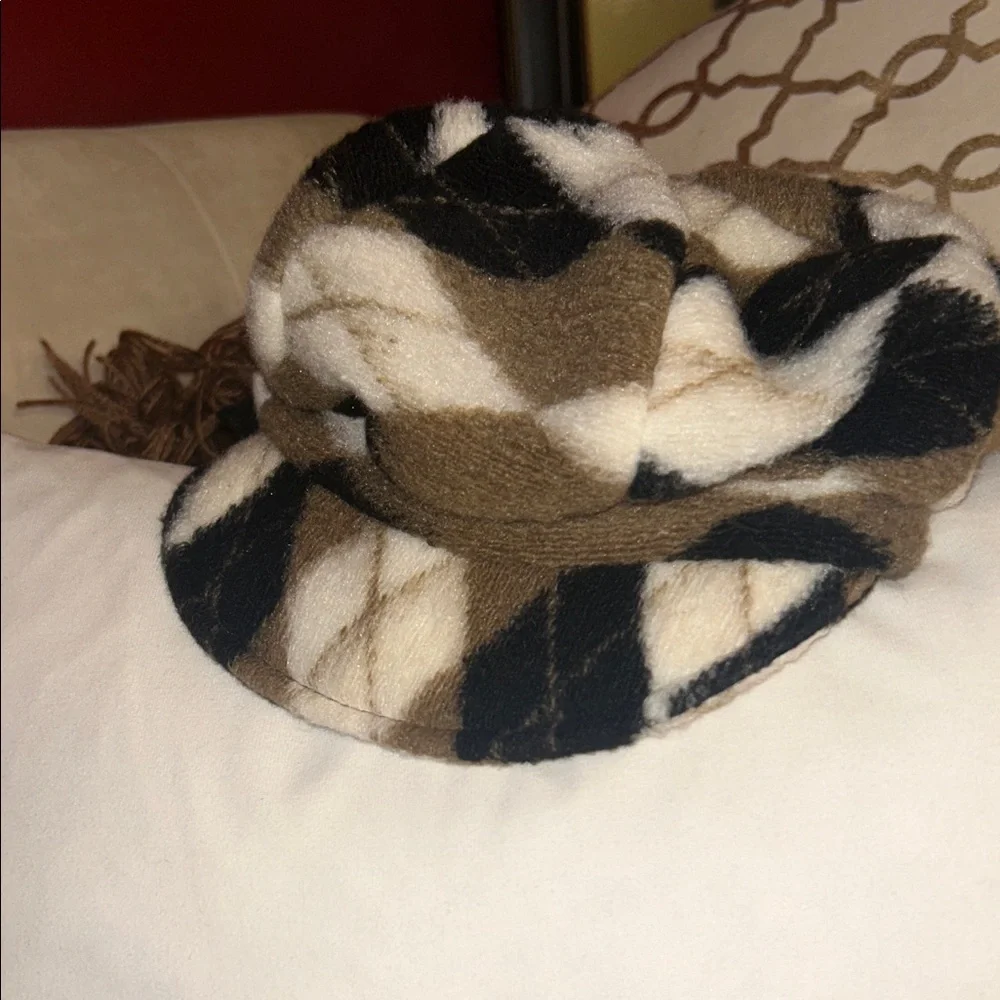 Trendy Patterned Cap - Picture 8 of 8